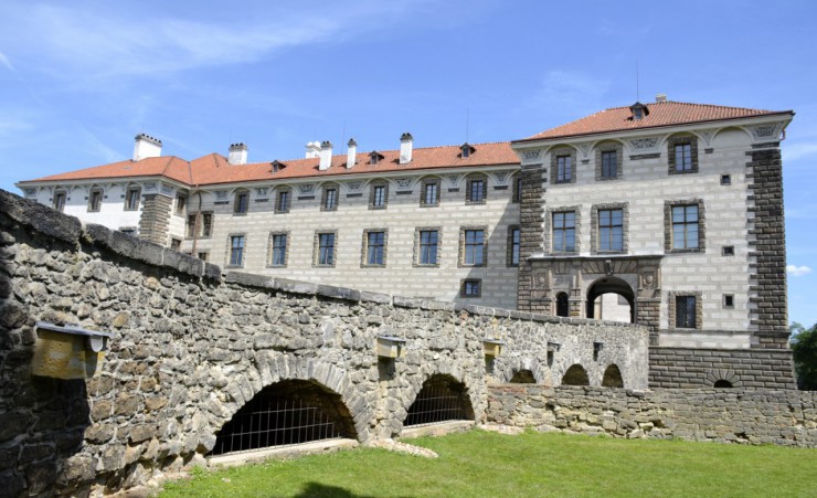 "Czech Republic Central Bohemia Nelahozeves Castle 70819595_L"