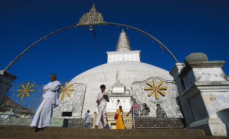 "Ruvanvelisaya Dagoba Anuradhapura"