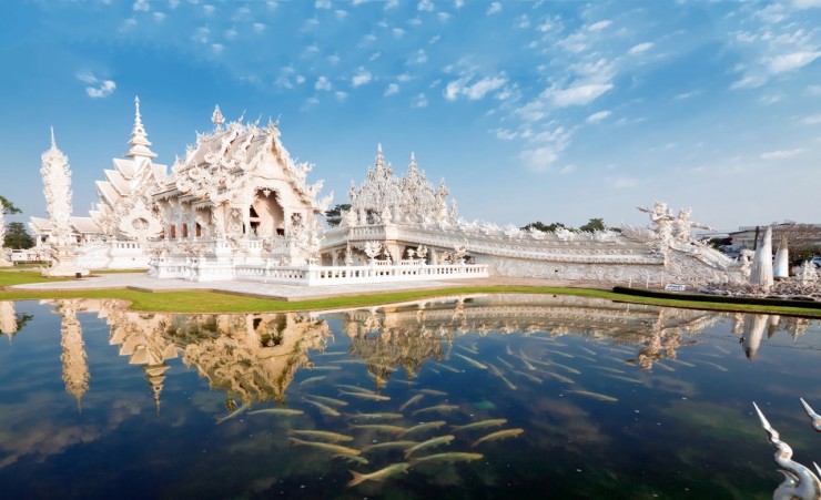 "Wat Rong Khun Chiang Rai"