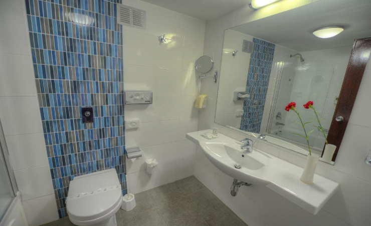Single Seaview Room Bathroom
